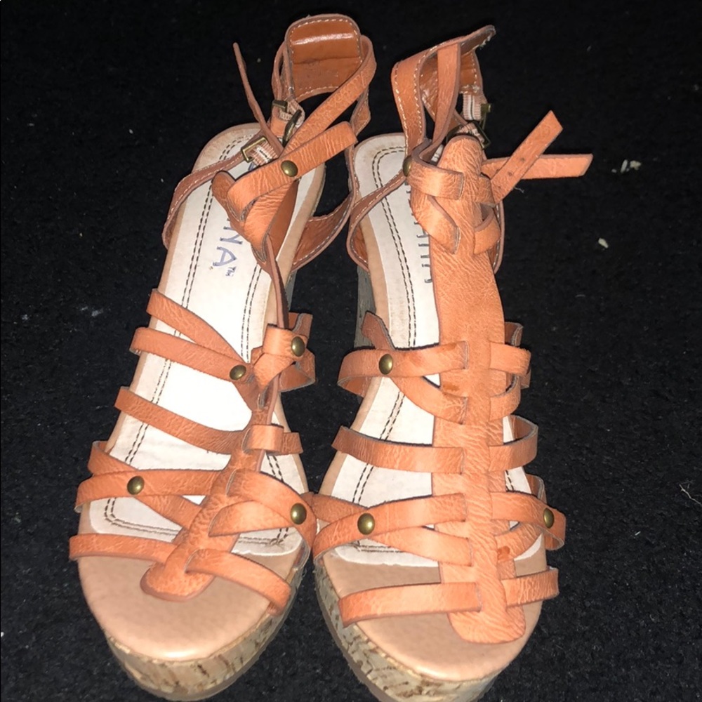 Wedge heels
